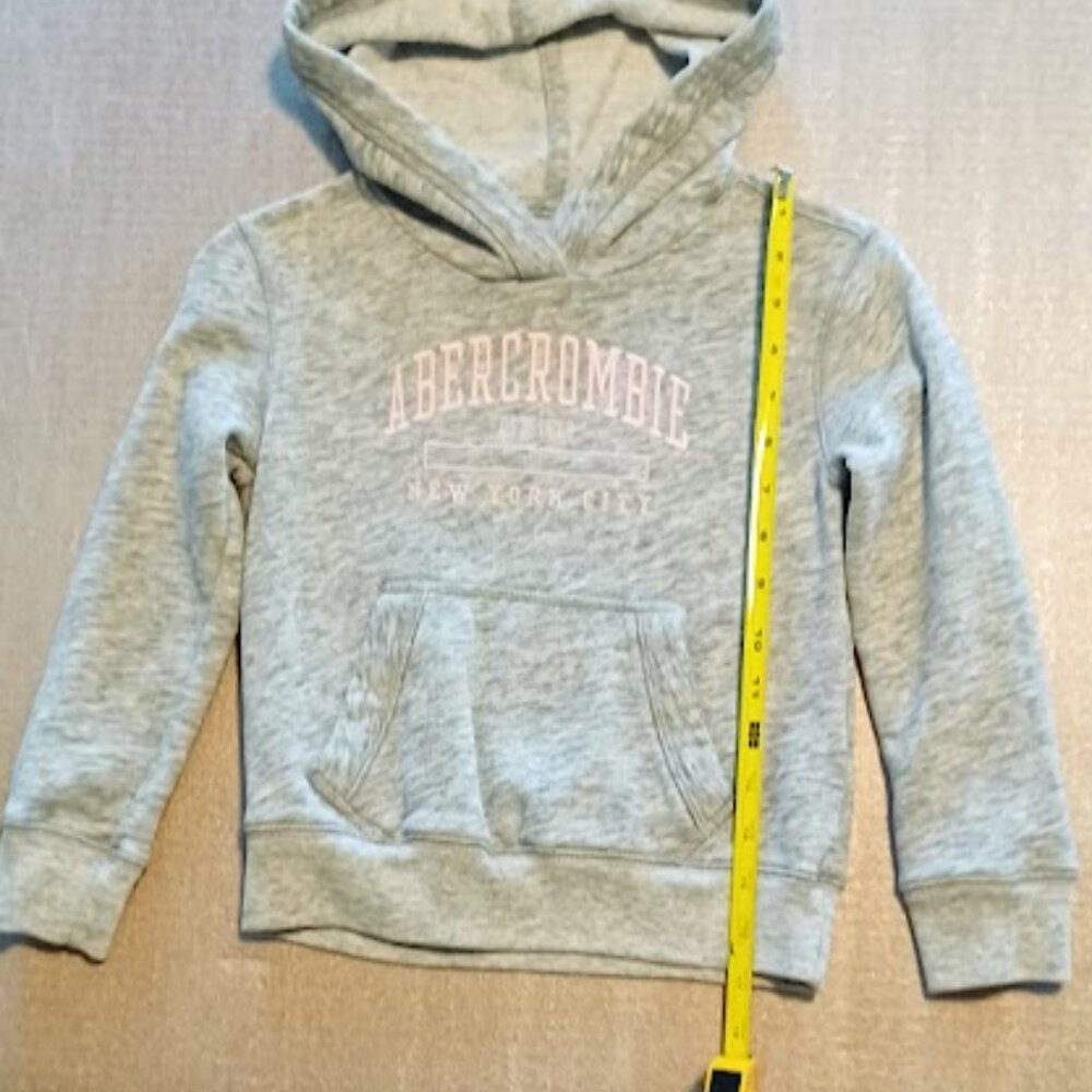 ABERCROMBIE NEW girls size 5/6 gray sweatshirt w/hoodie, light pink letters - Picture 3 of 8